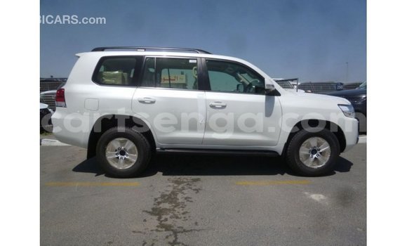 Buy Import Toyota Land Cruiser White Car in Import - Dubai in Hhohho Buy Import Toyota Land Cruiser White Car in Import - Dubai in Hhohho