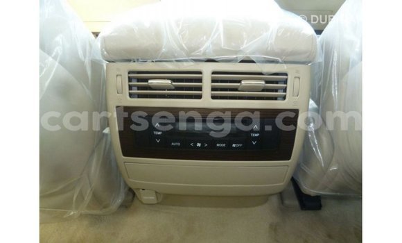 Buy Import Toyota Land Cruiser White Car in Import - Dubai in Hhohho Buy Import Toyota Land Cruiser White Car in Import - Dubai in Hhohho