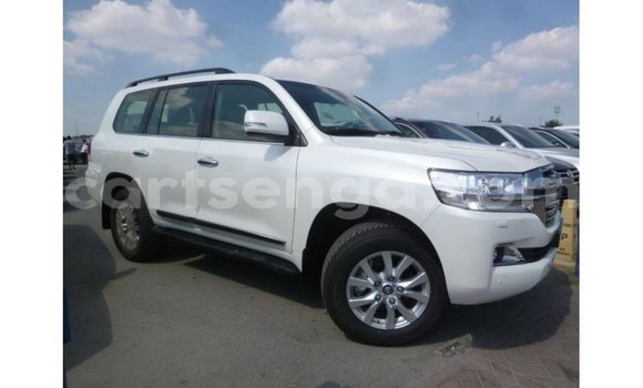 Acheter Import Voiture Toyota Land Cruiser Blanc à Import - Dubai, Hhohho Acheter Import Voiture Toyota Land Cruiser Blanc à Import - Dubai, Hhohho