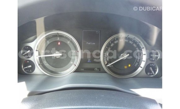 Acheter Import Voiture Toyota Land Cruiser Blanc à Import - Dubai, Hhohho Acheter Import Voiture Toyota Land Cruiser Blanc à Import - Dubai, Hhohho