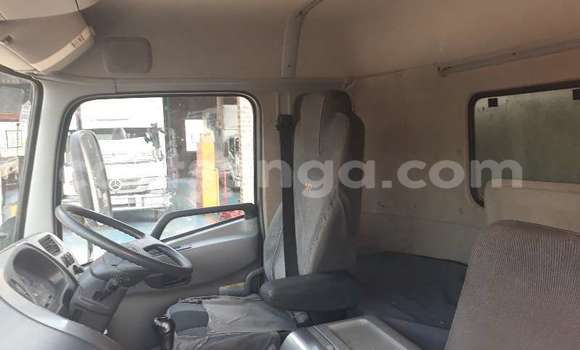 Nunua Ilio tumika Nissan UD White Lori ndani ya Manzini nchini Manzini Nunua Ilio tumika Nissan UD White Lori ndani ya Manzini nchini Manzini