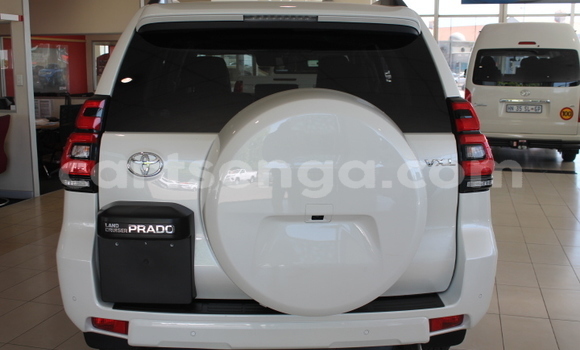 Acheter Occasion Voiture Toyota Prado Blanc à Matsapha, Manzini Acheter Occasion Voiture Toyota Prado Blanc à Matsapha, Manzini