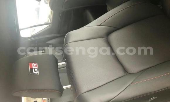 Nunua Ilio tumika Toyota Hilux White Gari ndani ya Manzini nchini Manzini Nunua Ilio tumika Toyota Hilux White Gari ndani ya Manzini nchini Manzini