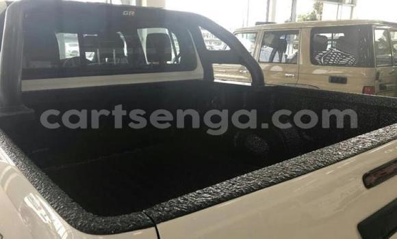 Nunua Ilio tumika Toyota Hilux White Gari ndani ya Manzini nchini Manzini Nunua Ilio tumika Toyota Hilux White Gari ndani ya Manzini nchini Manzini
