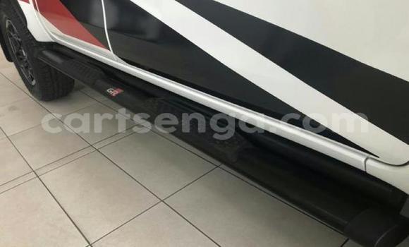 Nunua Ilio tumika Toyota Hilux White Gari ndani ya Manzini nchini Manzini Nunua Ilio tumika Toyota Hilux White Gari ndani ya Manzini nchini Manzini