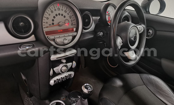 Buy Used MINI Cooper Black Car in Ezulwini in Hhohho Buy Used MINI Cooper Black Car in Ezulwini in Hhohho