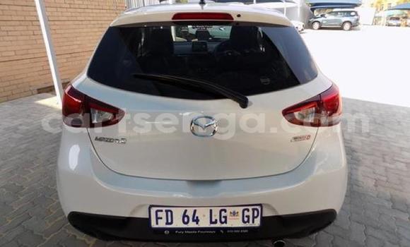 Nunua Ilio tumika Mazda Mazda 2 White Gari ndani ya Manzini nchini Manzini Nunua Ilio tumika Mazda Mazda 2 White Gari ndani ya Manzini nchini Manzini