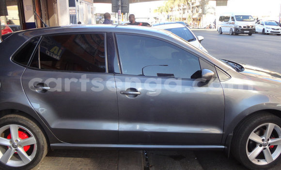 Buy Used Volkswagen Polo Blue Car in Bhunya in Manzini Buy Used Volkswagen Polo Blue Car in Bhunya in Manzini