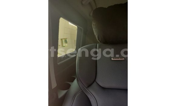 Nunua Imported Toyota Land Cruiser Black Gari ndani ya Import - Dubai nchini Hhohho Nunua Imported Toyota Land Cruiser Black Gari ndani ya Import - Dubai nchini Hhohho