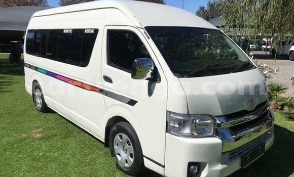 Acheter Occasion Voiture Toyota iQ Blanc à Bhunya, Manzini Acheter Occasion Voiture Toyota iQ Blanc à Bhunya, Manzini