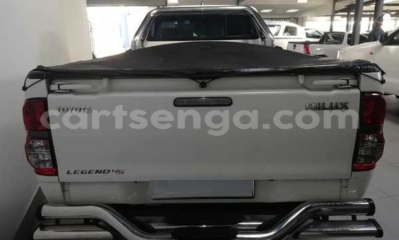 Nunua Ilio tumika Toyota Hilux White Gari ndani ya Hlatikulu nchini Wilaya ya Shiselweni Nunua Ilio tumika Toyota Hilux White Gari ndani ya Hlatikulu nchini Wilaya ya Shiselweni