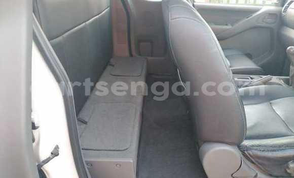 Nunua Ilio tumika Nissan Navara White Gari ndani ya Ezulwini nchini Hhohho Nunua Ilio tumika Nissan Navara White Gari ndani ya Ezulwini nchini Hhohho