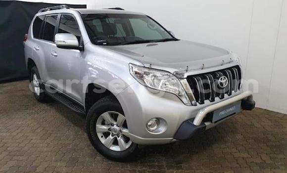 Acheter Occasion Voiture Toyota Land Cruiser Prado Blanc à Ezulwini, Hhohho Acheter Occasion Voiture Toyota Land Cruiser Prado Blanc à Ezulwini, Hhohho