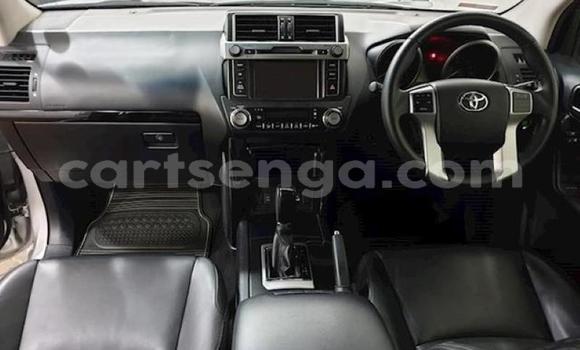 Acheter Occasion Voiture Toyota Land Cruiser Prado Blanc à Ezulwini, Hhohho Acheter Occasion Voiture Toyota Land Cruiser Prado Blanc à Ezulwini, Hhohho