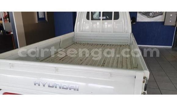 Acheter Occasion Utilitaire Hyundai H200 Blanc à Malkerns, Manzini Acheter Occasion Utilitaire Hyundai H200 Blanc à Malkerns, Manzini