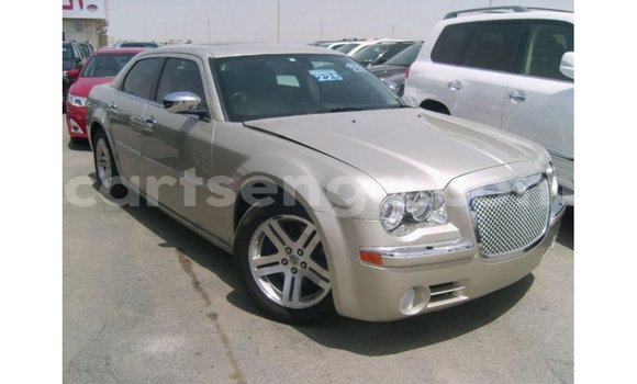 Nunua Imported Chrysler 300 Beige Gari ndani ya Import - Dubai nchini Hhohho