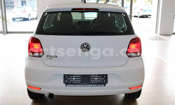 Nunua Ilio tumika Volkswagen Polo White Gari ndani ya Ezulwini nchini Hhohho Nunua Ilio tumika Volkswagen Polo White Gari ndani ya Ezulwini nchini Hhohho