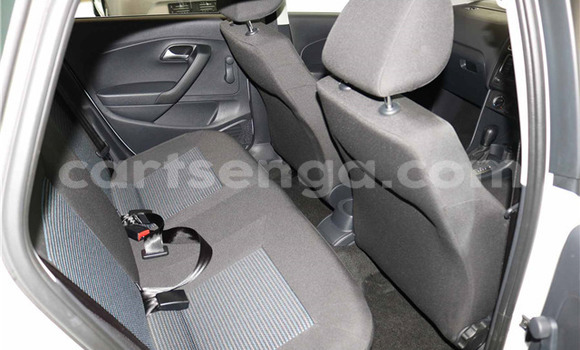 Nunua Ilio tumika Volkswagen Polo White Gari ndani ya Ezulwini nchini Hhohho Nunua Ilio tumika Volkswagen Polo White Gari ndani ya Ezulwini nchini Hhohho