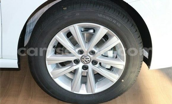 Nunua Ilio tumika Volkswagen Polo White Gari ndani ya Ezulwini nchini Hhohho Nunua Ilio tumika Volkswagen Polo White Gari ndani ya Ezulwini nchini Hhohho