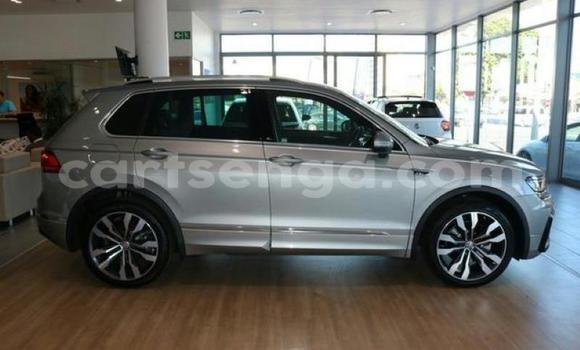 Nunua Ilio tumika Volkswagen Tiguan Silver Gari ndani ya Bulembu nchini Hhohho Nunua Ilio tumika Volkswagen Tiguan Silver Gari ndani ya Bulembu nchini Hhohho