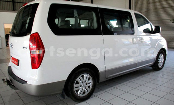 Nunua Ilio tumika Hyundai H1 White Gari ndani ya Hlatikulu nchini Wilaya ya Shiselweni Nunua Ilio tumika Hyundai H1 White Gari ndani ya Hlatikulu nchini Wilaya ya Shiselweni