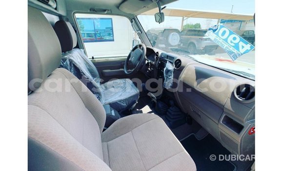 Buy Import Toyota Land Cruiser Beige Car in Import - Dubai in Hhohho Buy Import Toyota Land Cruiser Beige Car in Import - Dubai in Hhohho