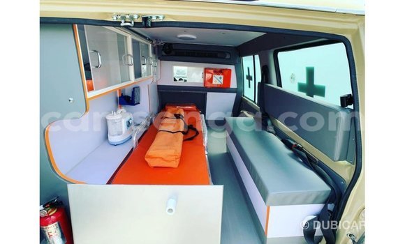 Buy Import Toyota Land Cruiser Beige Car in Import - Dubai in Hhohho Buy Import Toyota Land Cruiser Beige Car in Import - Dubai in Hhohho