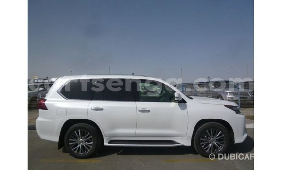 Acheter Import Voiture Lexus LX Blanc à Import - Dubai, Hhohho Acheter Import Voiture Lexus LX Blanc à Import - Dubai, Hhohho