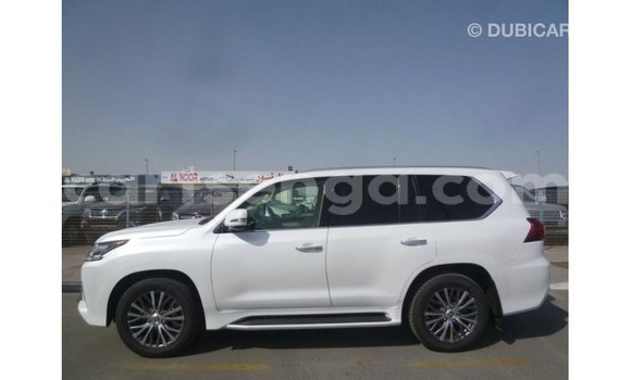 Acheter Import Voiture Lexus LX Blanc à Import - Dubai, Hhohho Acheter Import Voiture Lexus LX Blanc à Import - Dubai, Hhohho