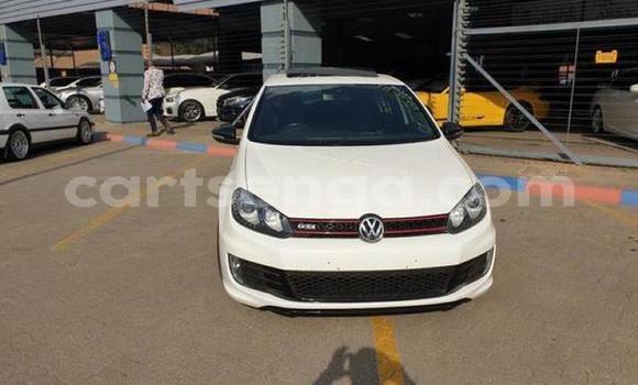 Nunua Ilio tumika Volkswagen Golf GTI White Gari ndani ya Bulembu nchini Hhohho Nunua Ilio tumika Volkswagen Golf GTI White Gari ndani ya Bulembu nchini Hhohho