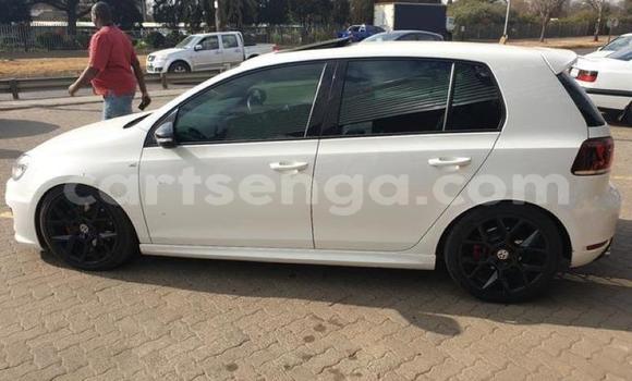 Nunua Ilio tumika Volkswagen Golf GTI White Gari ndani ya Bulembu nchini Hhohho Nunua Ilio tumika Volkswagen Golf GTI White Gari ndani ya Bulembu nchini Hhohho
