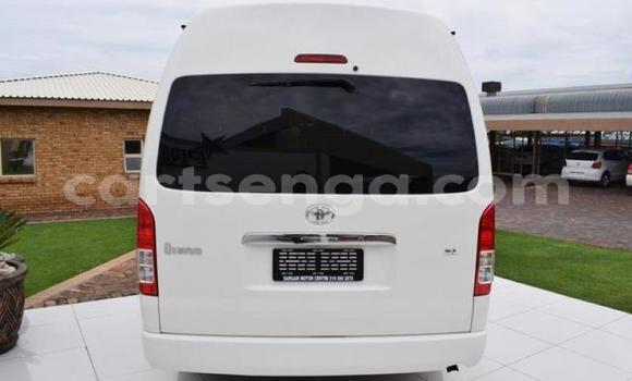 Acheter Occasion Voiture Toyota 2000GT Blanc à Ezulwini, Hhohho Acheter Occasion Voiture Toyota 2000GT Blanc à Ezulwini, Hhohho