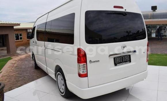 Acheter Occasion Voiture Toyota 2000GT Blanc à Ezulwini, Hhohho Acheter Occasion Voiture Toyota 2000GT Blanc à Ezulwini, Hhohho