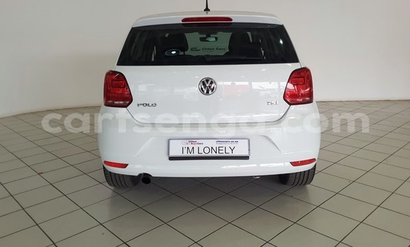 Nunua Ilio tumika Volkswagen Polo White Gari ndani ya Ezulwini nchini Hhohho Nunua Ilio tumika Volkswagen Polo White Gari ndani ya Ezulwini nchini Hhohho