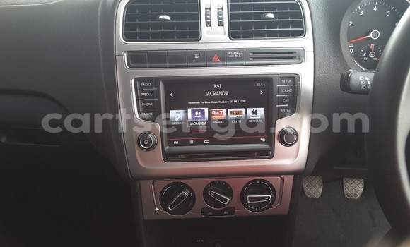 Nunua Ilio tumika Volkswagen Polo White Gari ndani ya Ezulwini nchini Hhohho Nunua Ilio tumika Volkswagen Polo White Gari ndani ya Ezulwini nchini Hhohho