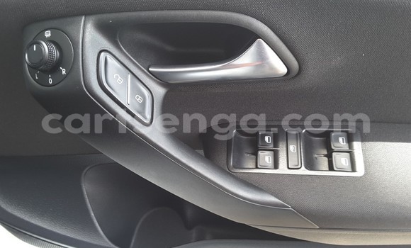 Nunua Ilio tumika Volkswagen Polo White Gari ndani ya Ezulwini nchini Hhohho Nunua Ilio tumika Volkswagen Polo White Gari ndani ya Ezulwini nchini Hhohho