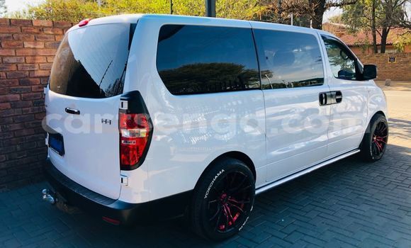 Nunua Ilio tumika Hyundai H1 White Gari ndani ya Hluti nchini Wilaya ya Shiselweni Nunua Ilio tumika Hyundai H1 White Gari ndani ya Hluti nchini Wilaya ya Shiselweni