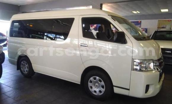 Acheter Occasion Voiture Toyota 2000GT Blanc à Ezulwini, Hhohho Acheter Occasion Voiture Toyota 2000GT Blanc à Ezulwini, Hhohho