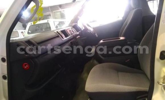 Acheter Occasion Voiture Toyota 2000GT Blanc à Ezulwini, Hhohho Acheter Occasion Voiture Toyota 2000GT Blanc à Ezulwini, Hhohho