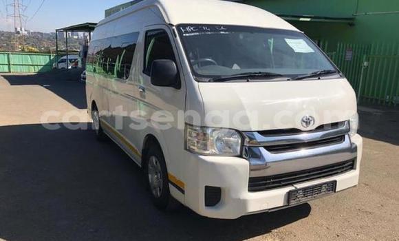 Acheter Occasion Voiture Toyota 2000GT Blanc à Ezulwini, Hhohho Acheter Occasion Voiture Toyota 2000GT Blanc à Ezulwini, Hhohho