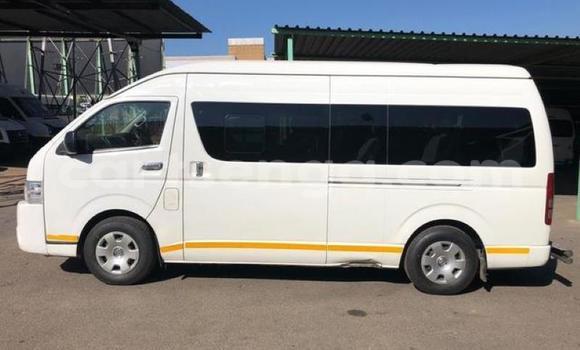 Acheter Occasion Voiture Toyota 2000GT Blanc à Ezulwini, Hhohho Acheter Occasion Voiture Toyota 2000GT Blanc à Ezulwini, Hhohho