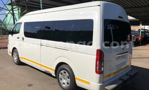 Acheter Occasion Voiture Toyota 2000GT Blanc à Ezulwini, Hhohho Acheter Occasion Voiture Toyota 2000GT Blanc à Ezulwini, Hhohho