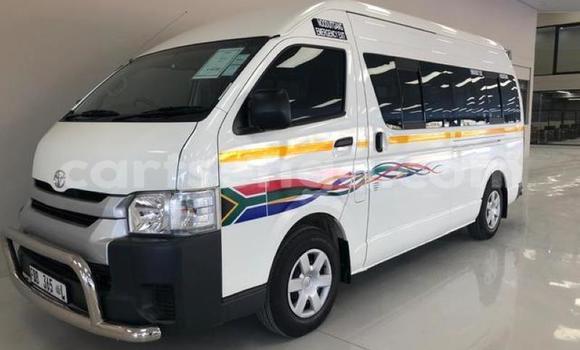 Acheter Occasion Voiture Toyota Hiace Blanc à Ezulwini, Hhohho Acheter Occasion Voiture Toyota Hiace Blanc à Ezulwini, Hhohho