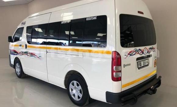Acheter Occasion Voiture Toyota Hiace Blanc à Ezulwini, Hhohho Acheter Occasion Voiture Toyota Hiace Blanc à Ezulwini, Hhohho