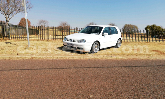 Acheter Occasion Voiture Volkswagen Golf Blanc à Big Bend, Lubombo District Acheter Occasion Voiture Volkswagen Golf Blanc à Big Bend, Lubombo District