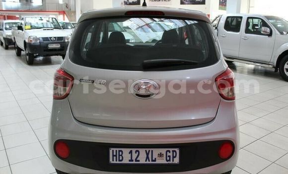 Nunua Ilio tumika Hyundai i10 Silver Gari ndani ya Ezulwini nchini Hhohho Nunua Ilio tumika Hyundai i10 Silver Gari ndani ya Ezulwini nchini Hhohho