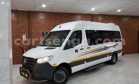 Buy Used Mercedes‒Benz 190–Series White Car in Ezulwini in Hhohho Buy Used Mercedes‒Benz 190–Series White Car in Ezulwini in Hhohho