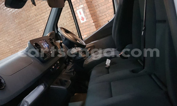 Buy Used Mercedes‒Benz 190–Series White Car in Ezulwini in Hhohho Buy Used Mercedes‒Benz 190–Series White Car in Ezulwini in Hhohho