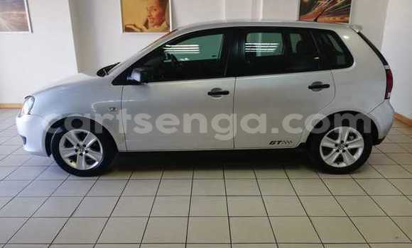Nunua Ilio tumika Volkswagen Polo Silver Gari ndani ya Ezulwini nchini Hhohho Nunua Ilio tumika Volkswagen Polo Silver Gari ndani ya Ezulwini nchini Hhohho