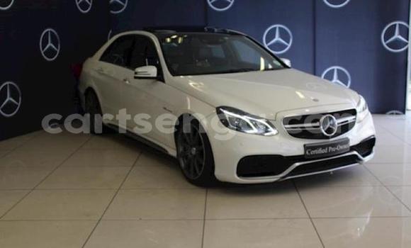 Nunua Ilio tumika Mercedes‒Benz E-klasse White Gari ndani ya Hlatikulu nchini Wilaya ya Shiselweni Nunua Ilio tumika Mercedes‒Benz E-klasse White Gari ndani ya Hlatikulu nchini Wilaya ya Shiselweni